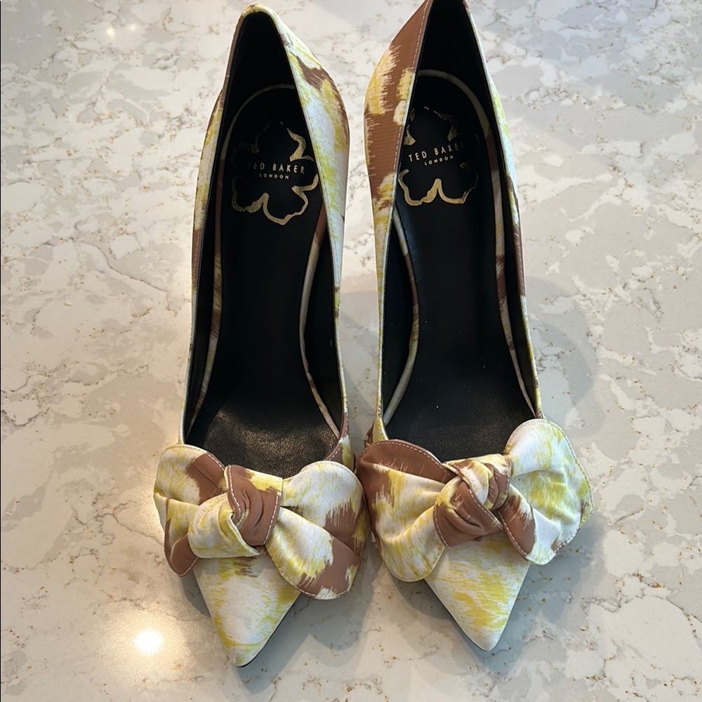 Ted Baker Yellow and Brown Elegant Heels